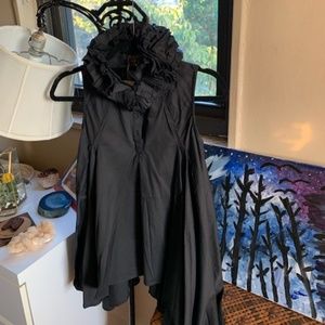 Gracia Ruffled Collar Top